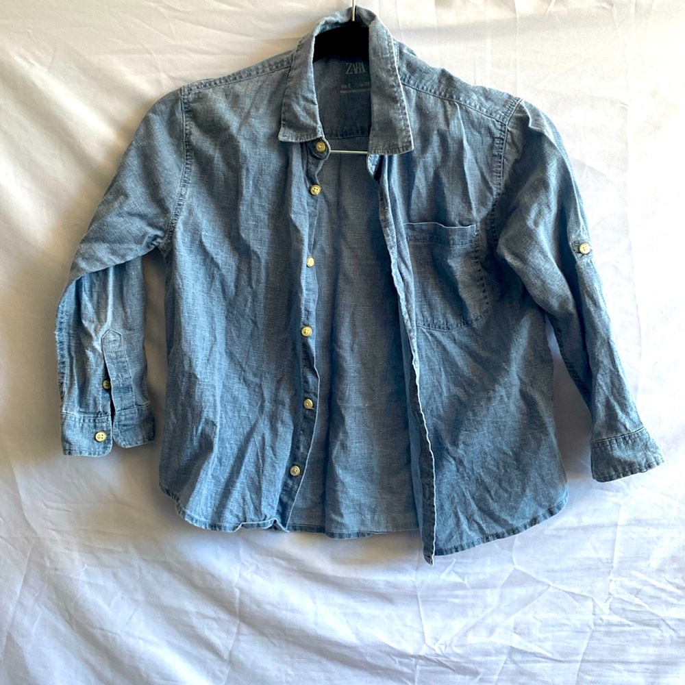 Zara jean jacket. Blue. Size small. Worn. Excellent condition shirt